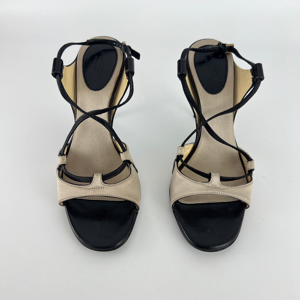 Gucci | S/S 2003 Tom Ford Era Octavia Beige Satin Black Leather Sandal Heels (35.5)