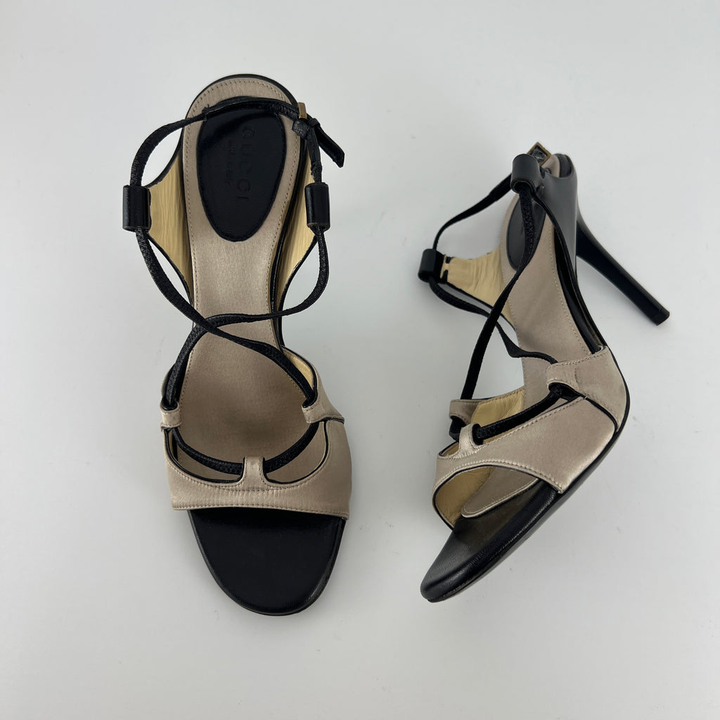 Gucci | S/S 2003 Tom Ford Era Octavia Beige Satin Black Leather Sandal Heels (35.5)