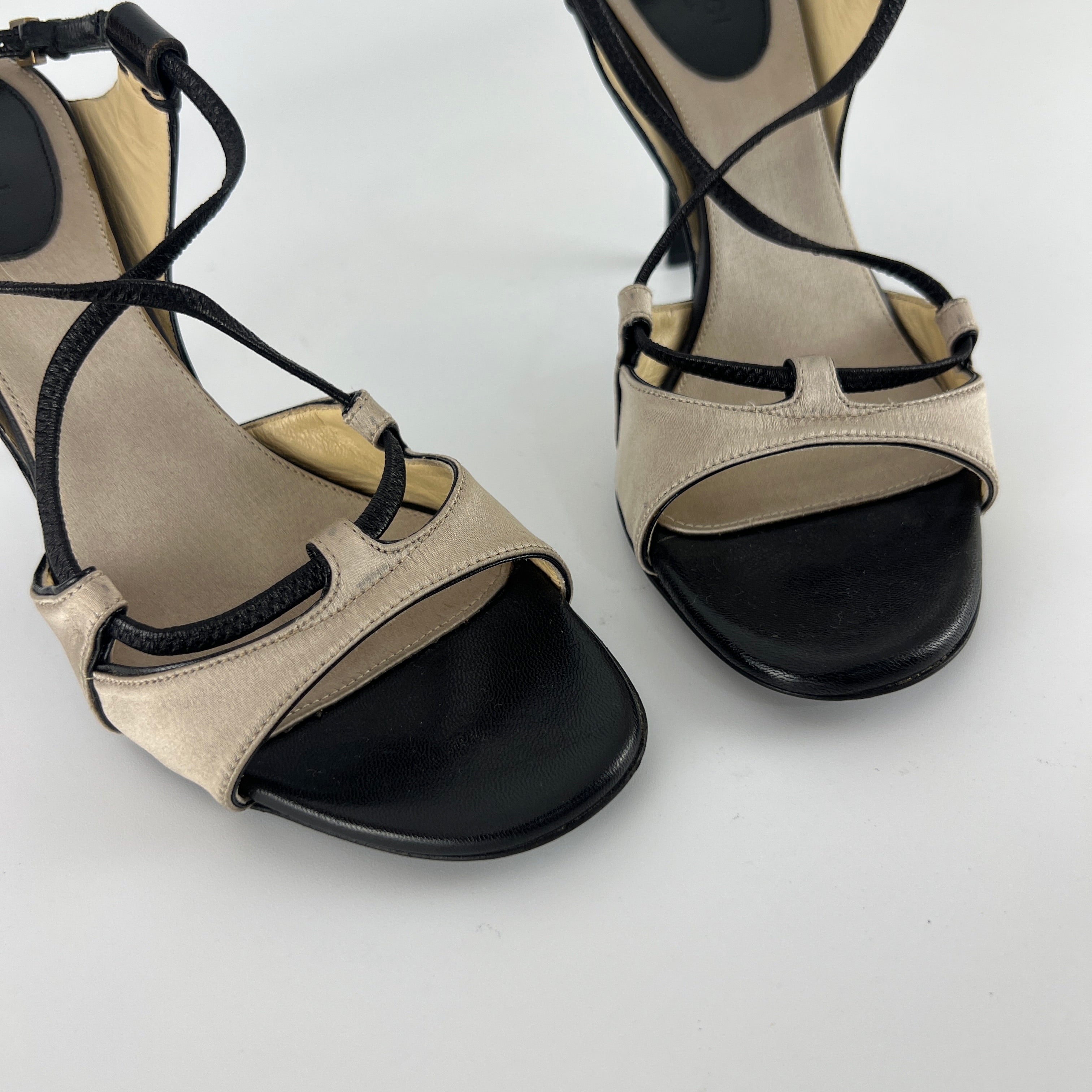 Gucci | S/S 2003 Tom Ford Era Octavia Beige Satin Black Leather Sandal Heels (35.5)