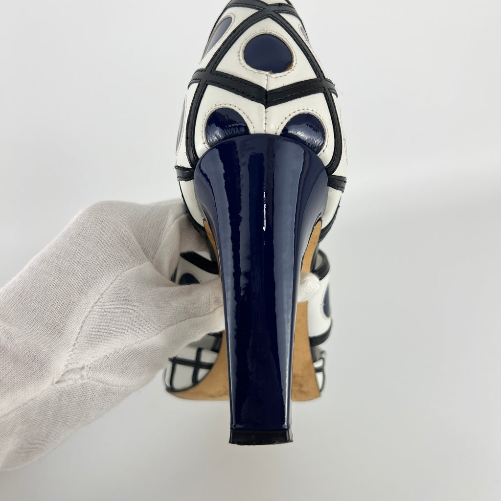 Manolo Blahnik | White Leather Black Grid Pattern Mary Jane Pumps (36.5)