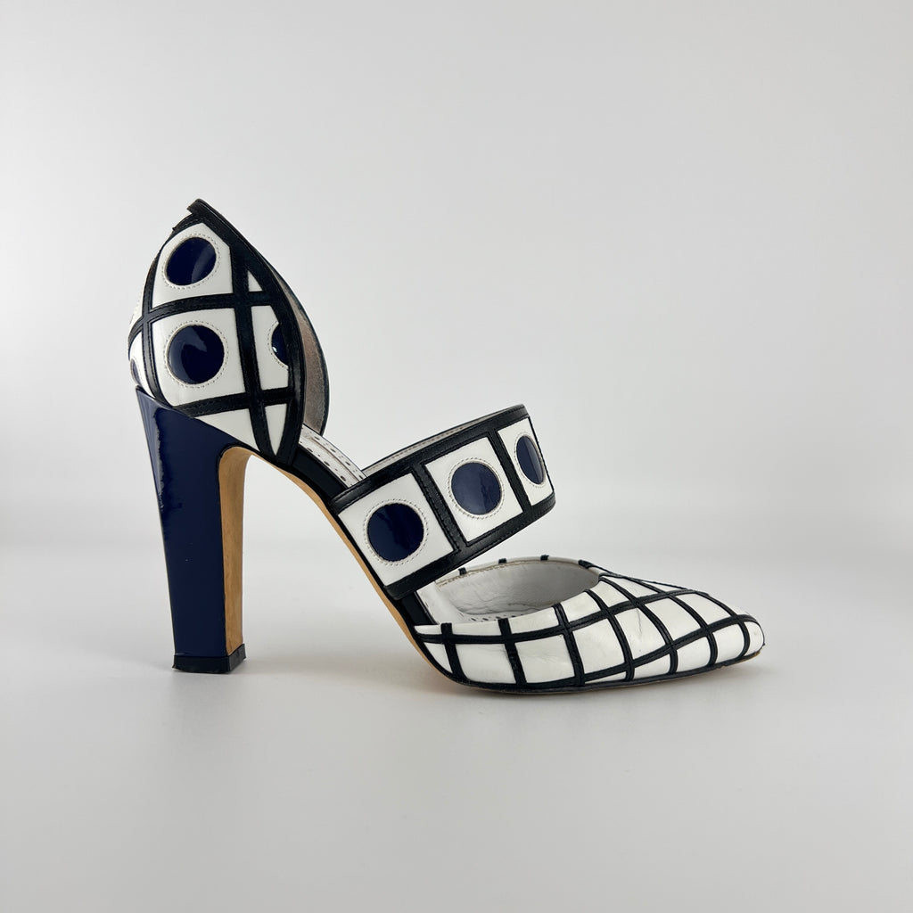 Manolo Blahnik | White Leather Black Grid Pattern Mary Jane Pumps (36.5)