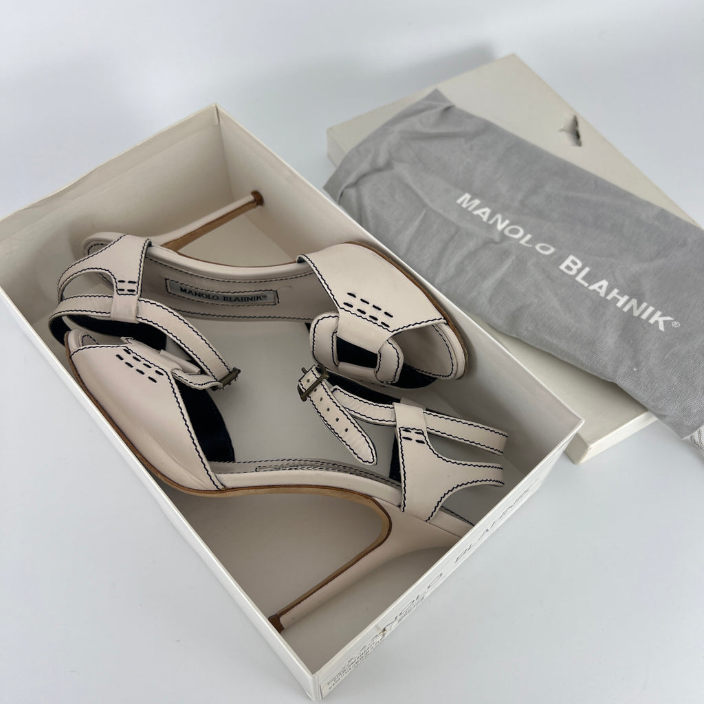 Manolo Blahnik | White Leather Buckle Ankle Wrap Sandal Stiletto Heels (38)