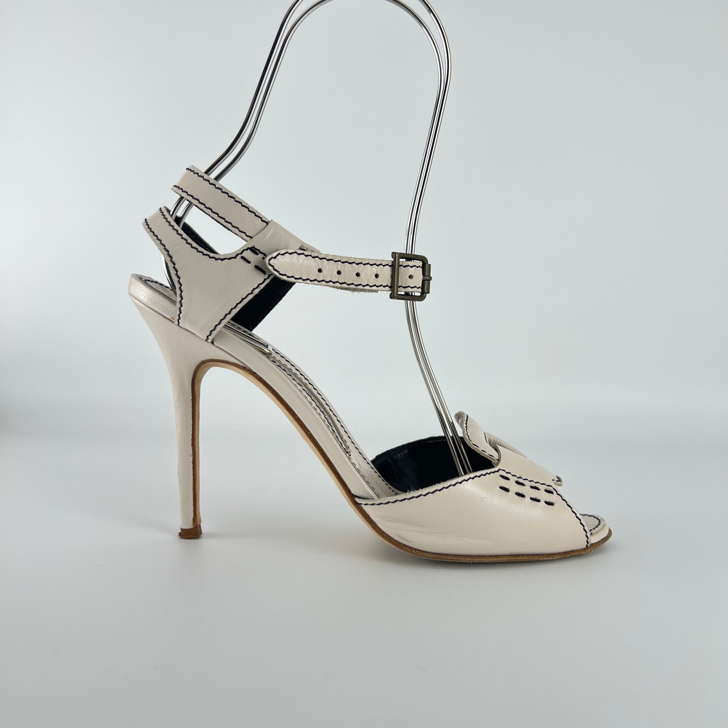 Manolo Blahnik | White Leather Buckle Ankle Wrap Sandal Stiletto Heels (38)