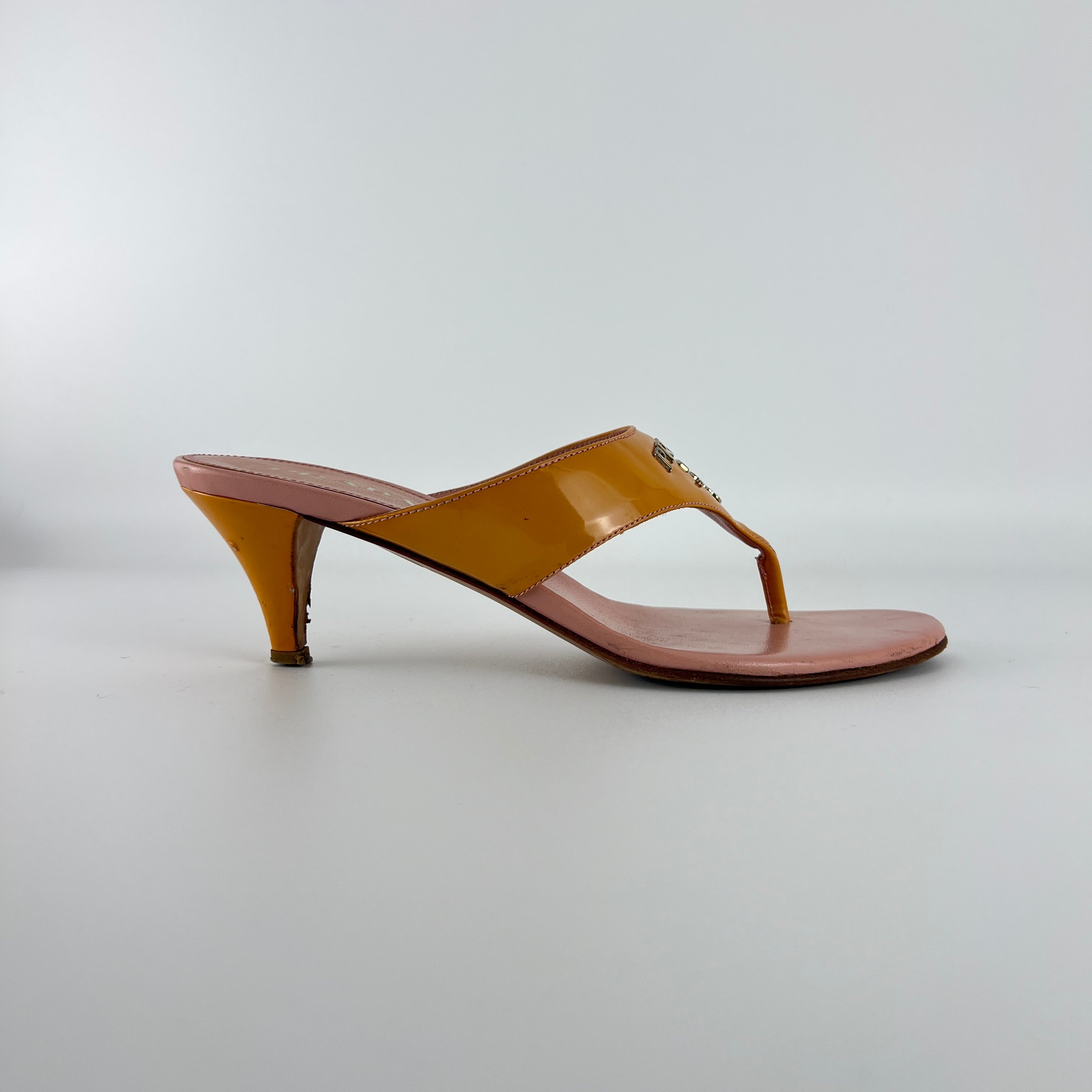 Prada | Vintage Y2K Holiday Rosa Orange Patent Leather Logo Thong Kitten Mules (36)