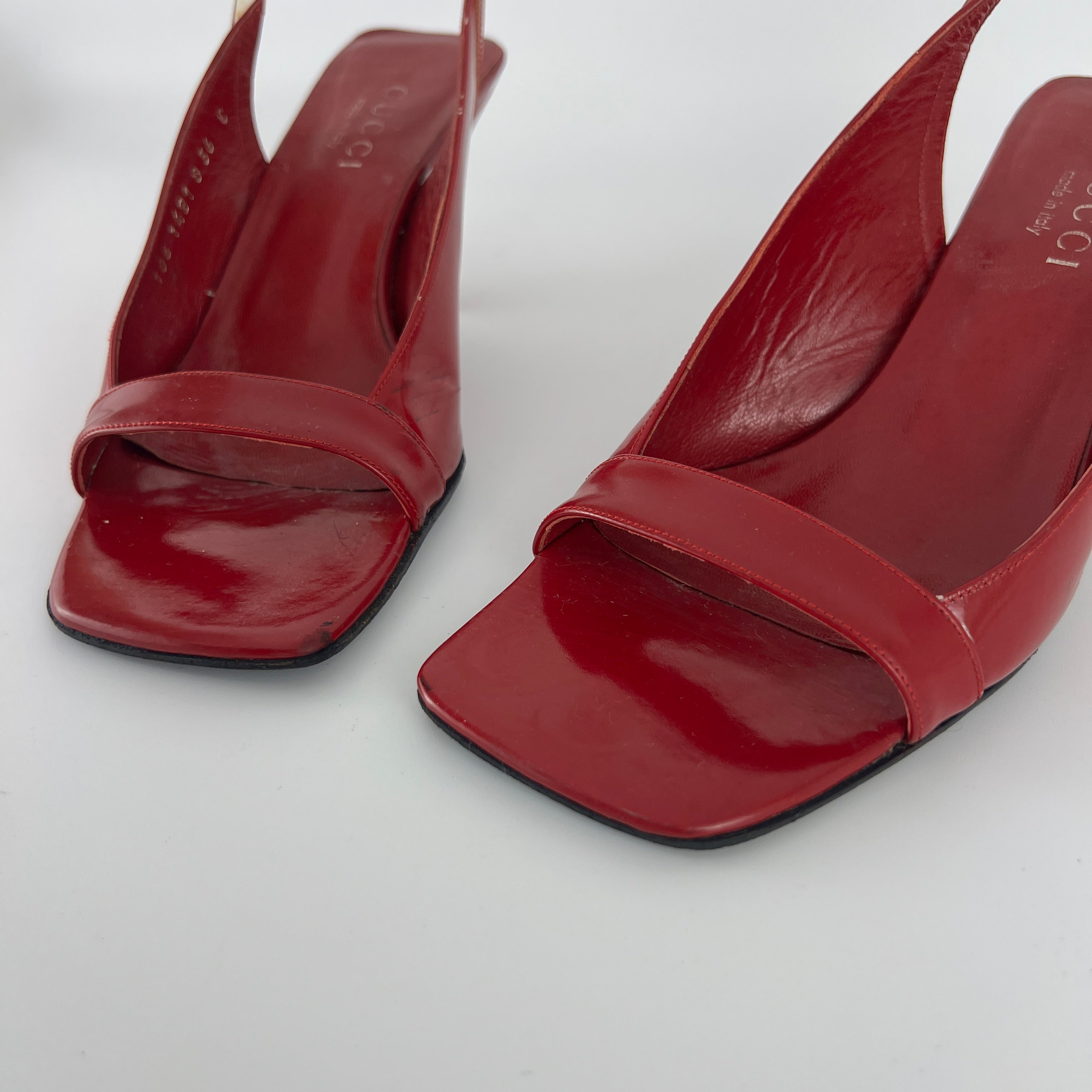 Gucci | Tom Ford Era Red Patent Leather PVC Slingback Sculpted Heel Y2K (36)