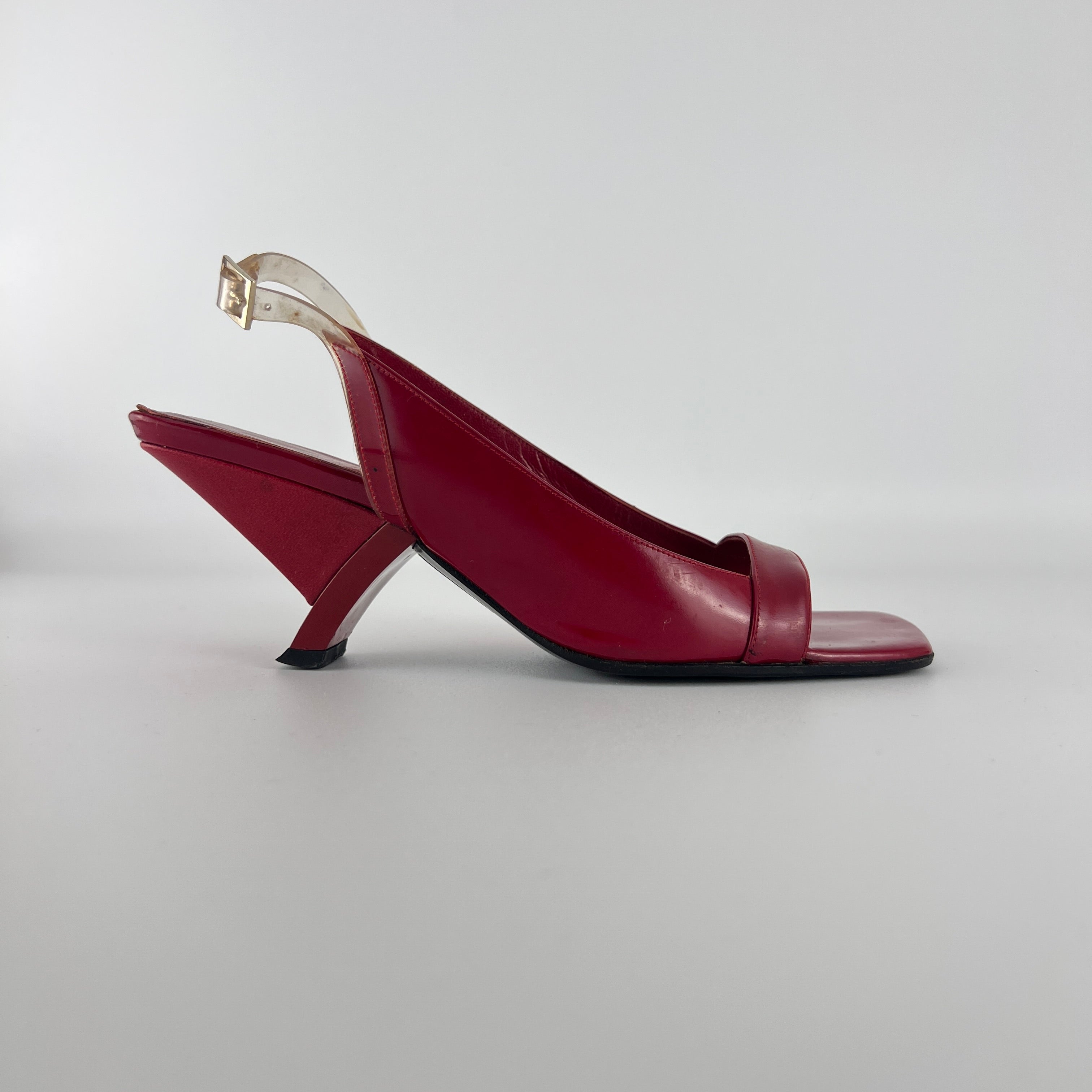 Gucci | Tom Ford Era Red Patent Leather PVC Slingback Sculpted Heel Y2K (36)
