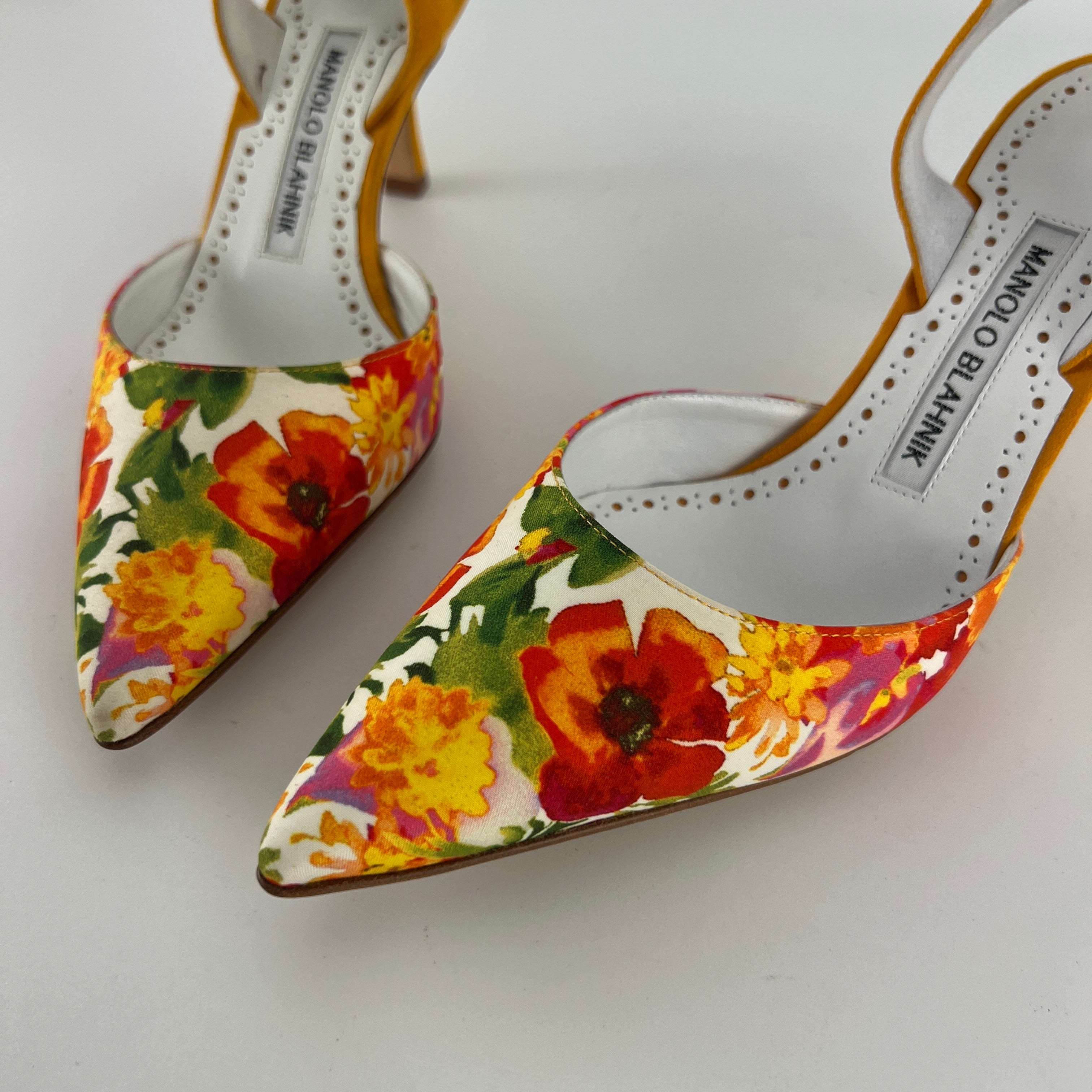 Manolo Blahnik | Carolyne 70 Floral Print Orange Suede Leather Pointed Slingback Heels (35)