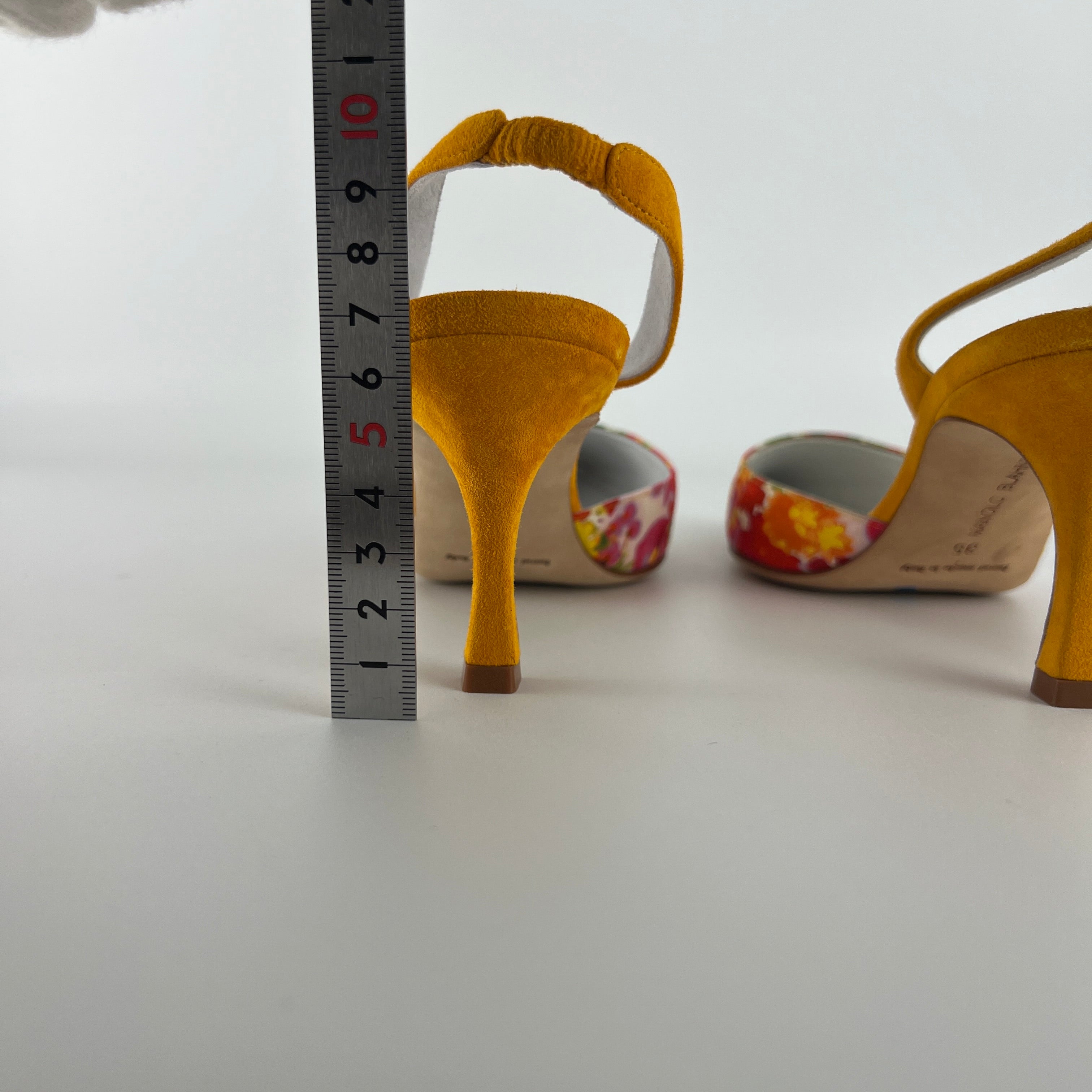 Manolo Blahnik | Carolyne 70 Floral Print Orange Suede Leather Pointed Slingback Heels (35)