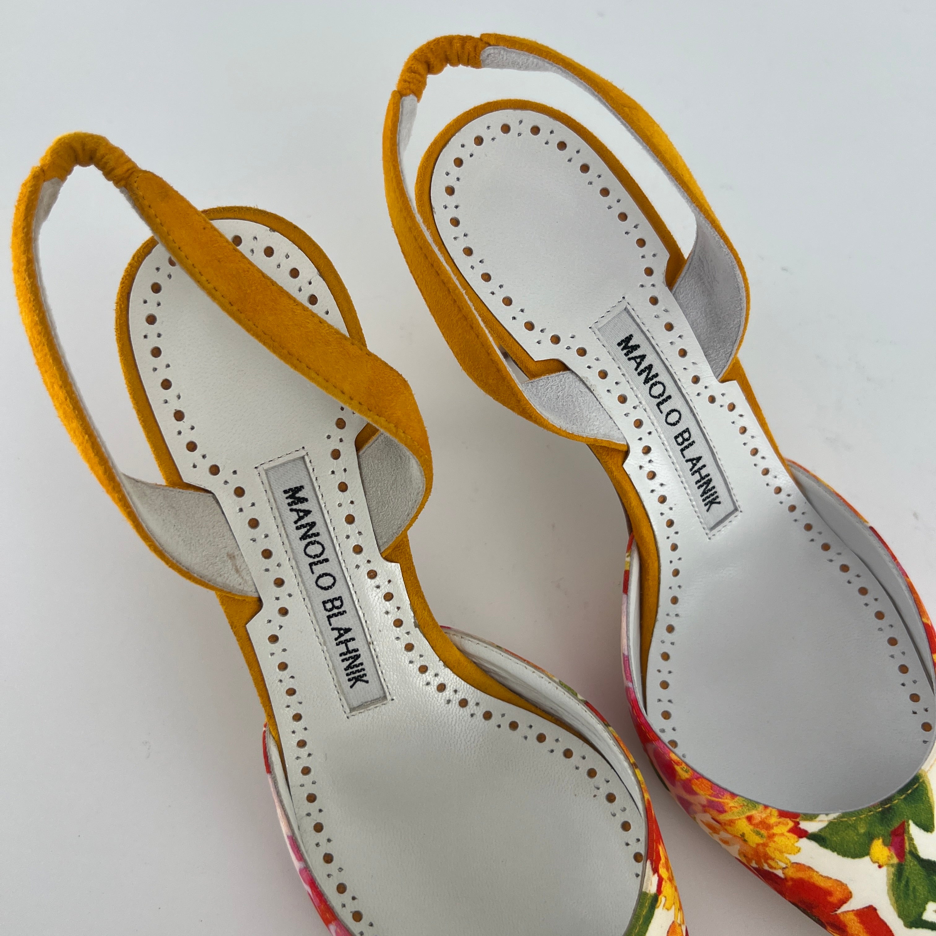 Manolo Blahnik | Carolyne 70 Floral Print Orange Suede Leather Pointed Slingback Heels (35)