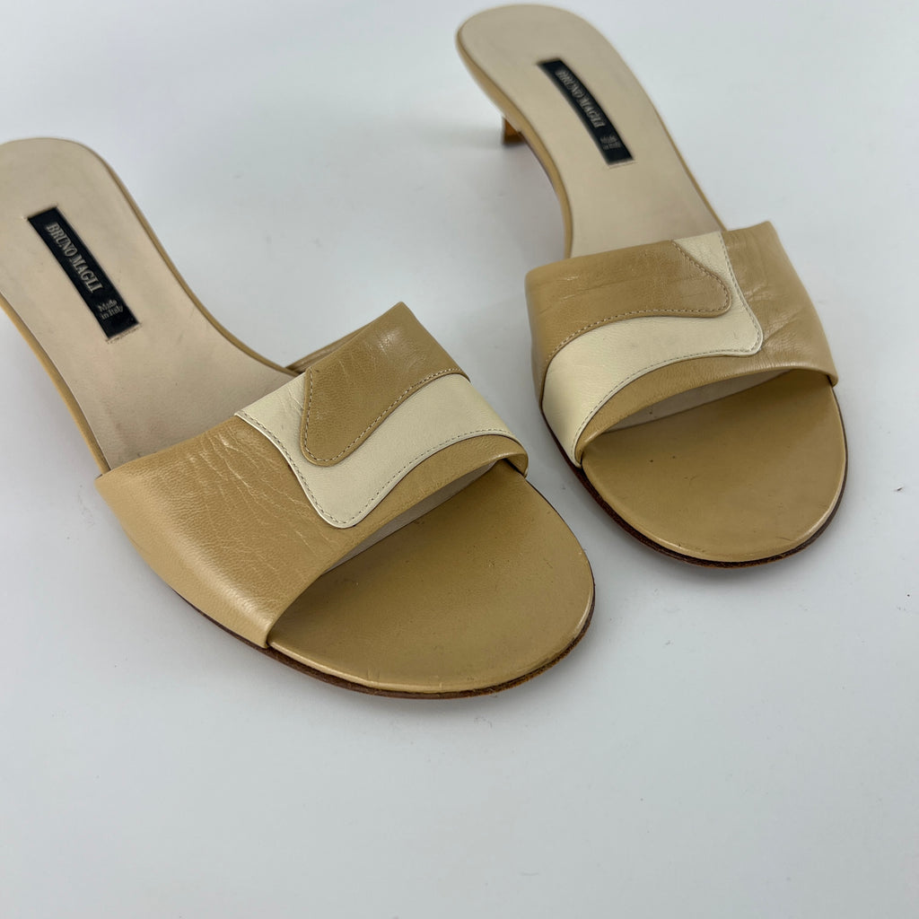 Bruno Magli | Beige Leather Kitten Heel Slide Mules (39)