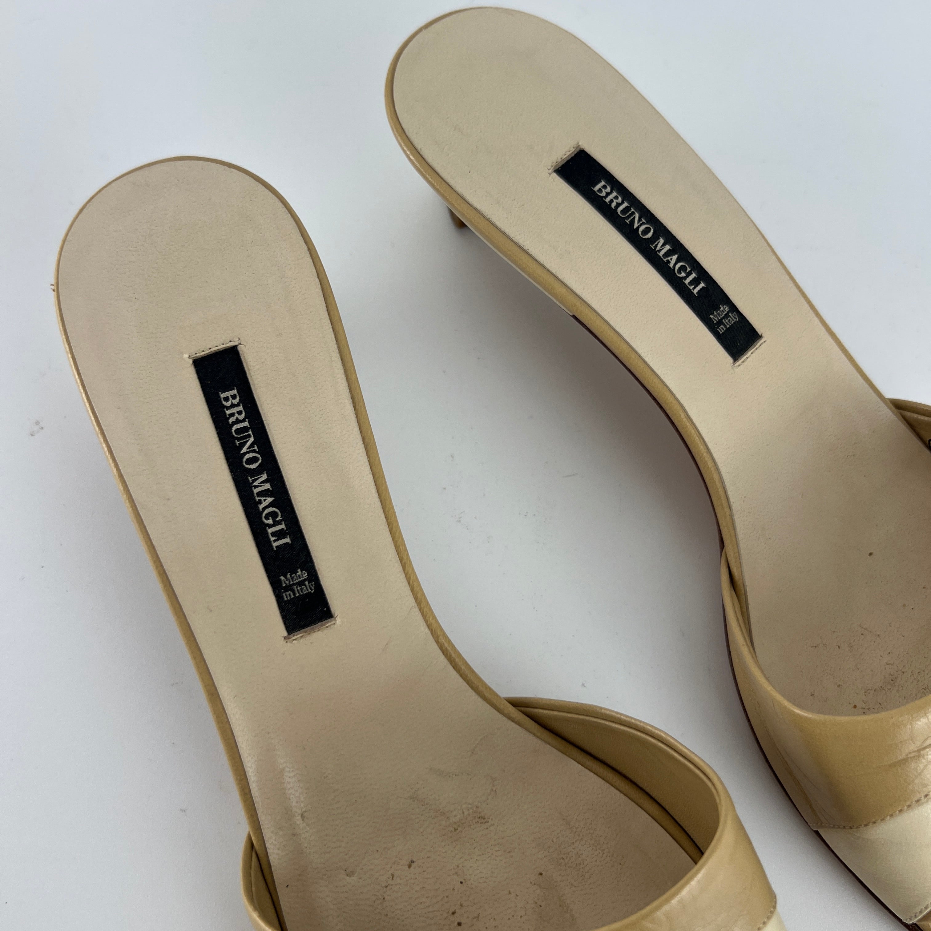 Bruno Magli | Beige Leather Kitten Heel Slide Mules (39)