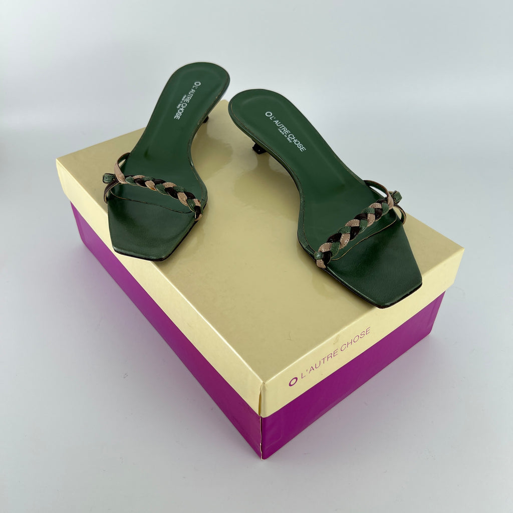 L'Autre Chose | Green Leather Braid Strap Slide Mule (36)