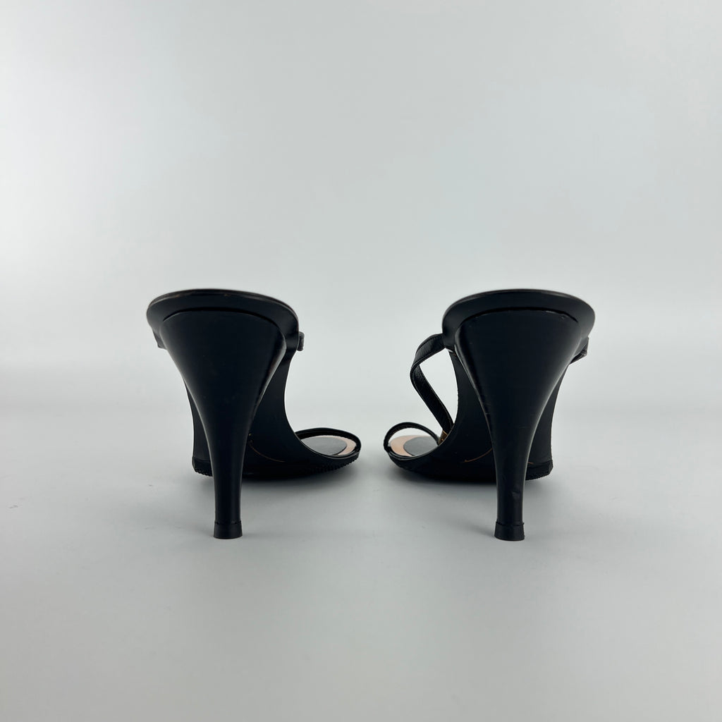 Fendi | Black Leather Gold Logo Plate Strappy Slide Mule (36)