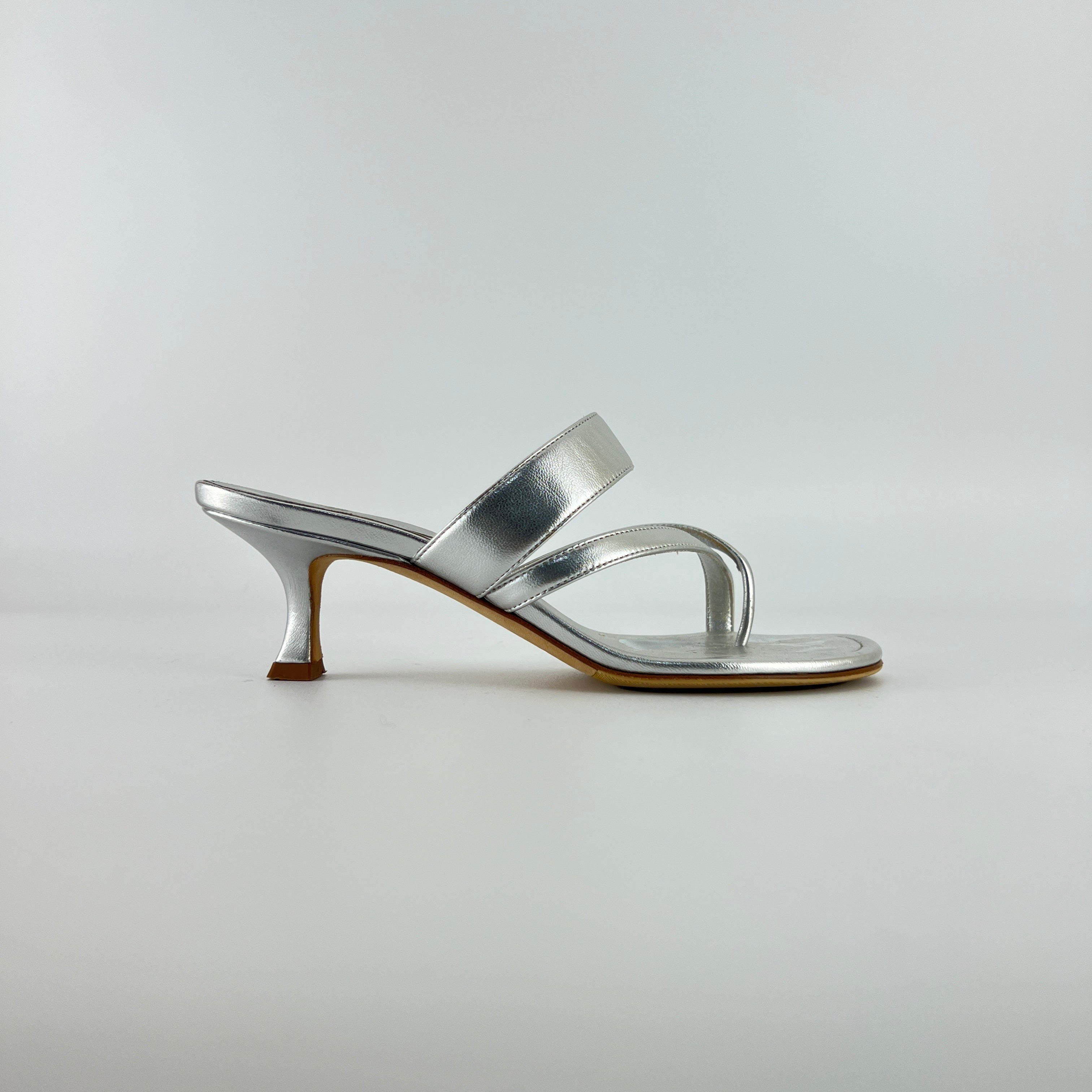 Manolo Blahnik | Susa 50 Metallic Silver Leather Thong Strappy Sandal Mules (35.5)