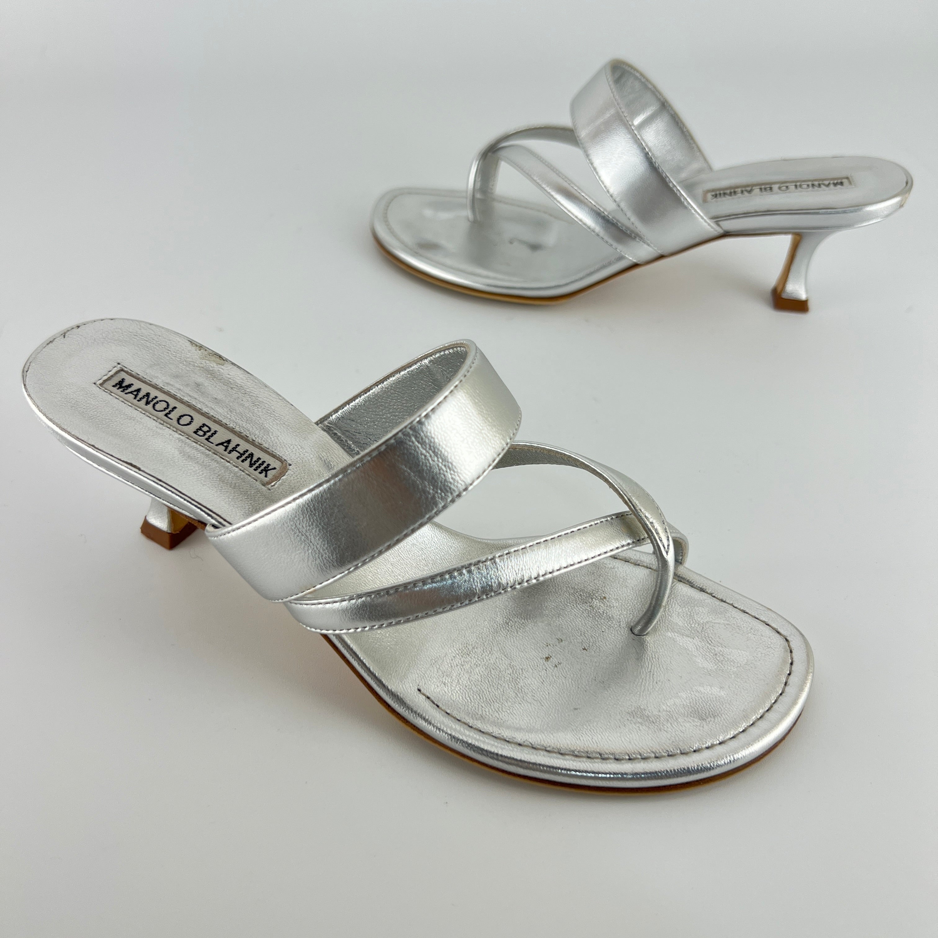Manolo Blahnik | Susa 50 Metallic Silver Leather Thong Strappy Sandal Mules (35.5)