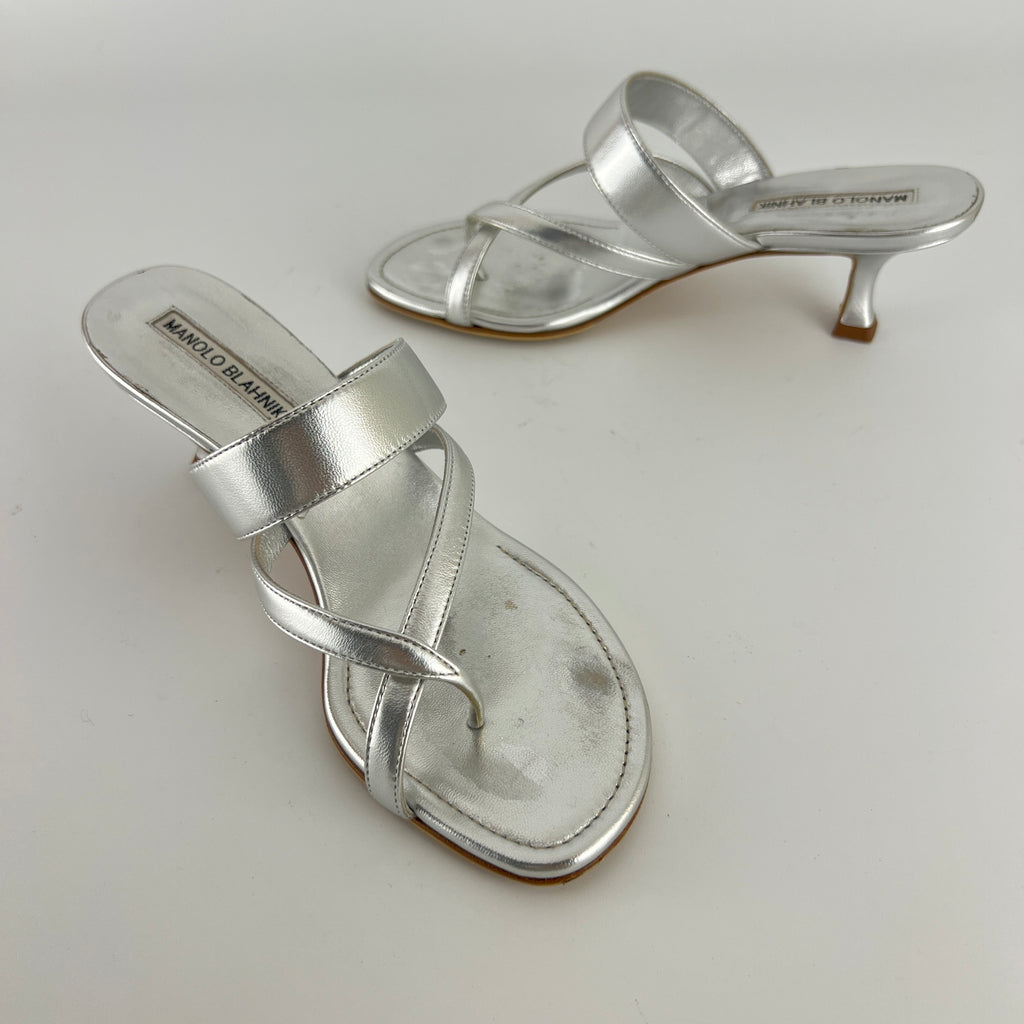 Manolo Blahnik | Susa 50 Metallic Silver Leather Thong Strappy Sandal Mules (35.5)