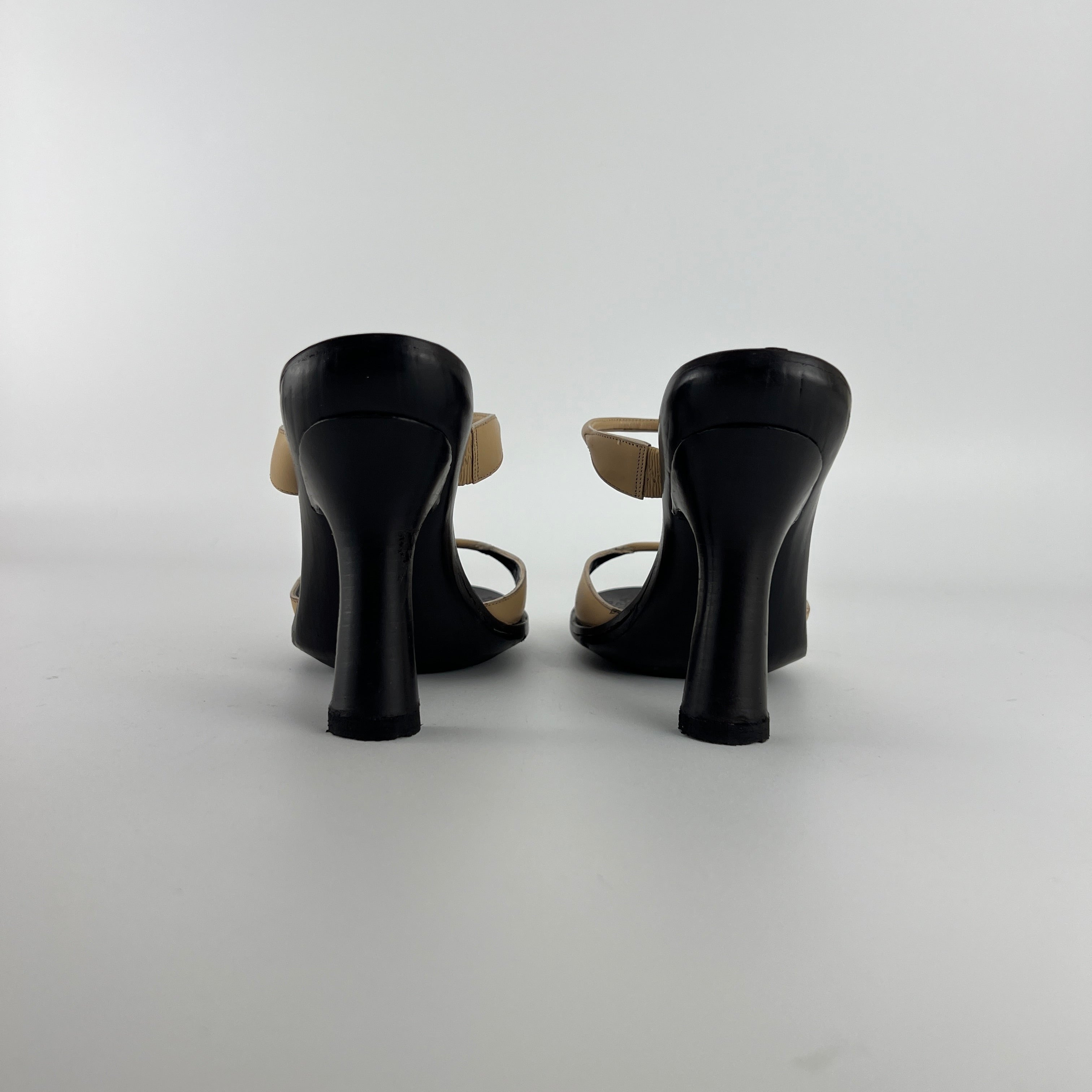 Gucci | Vintage Tan Leather Embossed Insole Strappy Slide Mule (37)