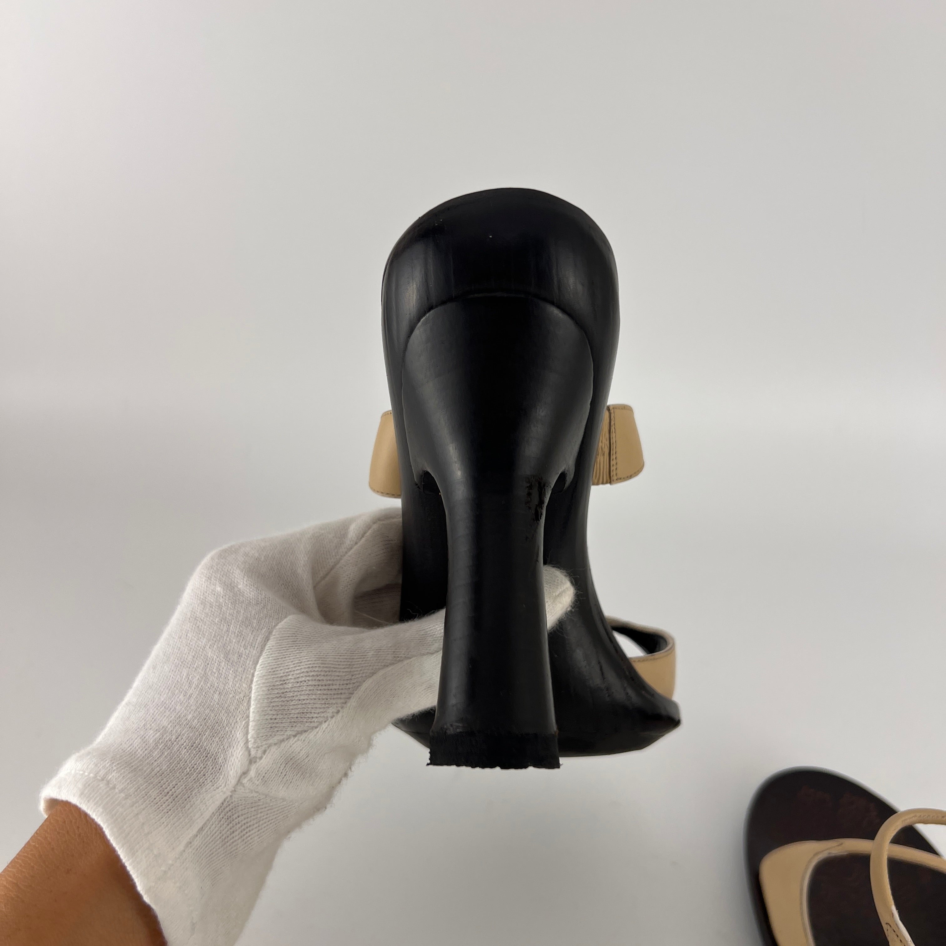 Gucci | Vintage Tan Leather Embossed Insole Strappy Slide Mule (37)