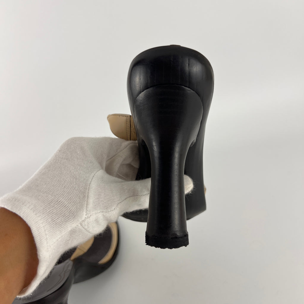 Gucci | Vintage Tan Leather Embossed Insole Strappy Slide Mule (37)
