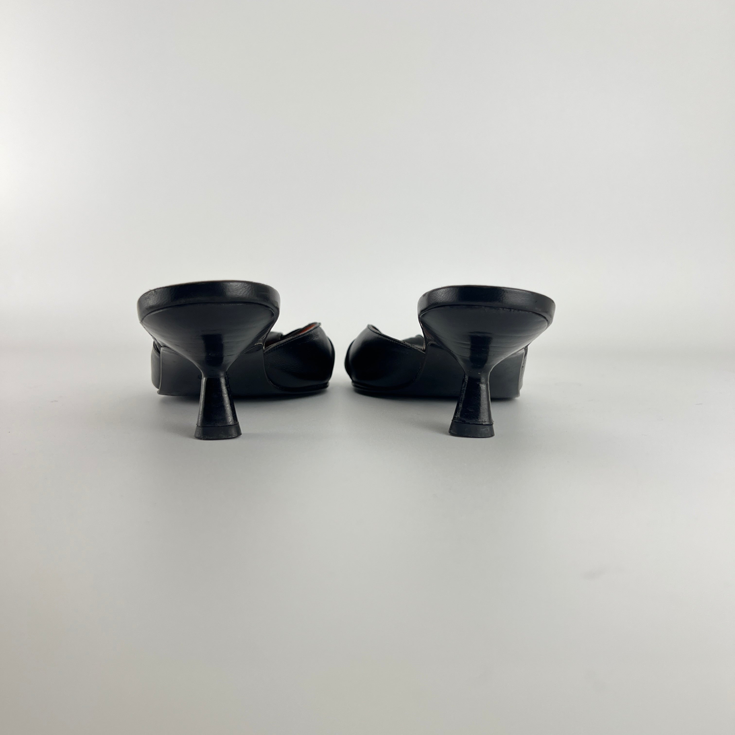 Gucci | Tom Ford Era Vintage Black Leather Ribbon Bow Slide Mules (37.5)