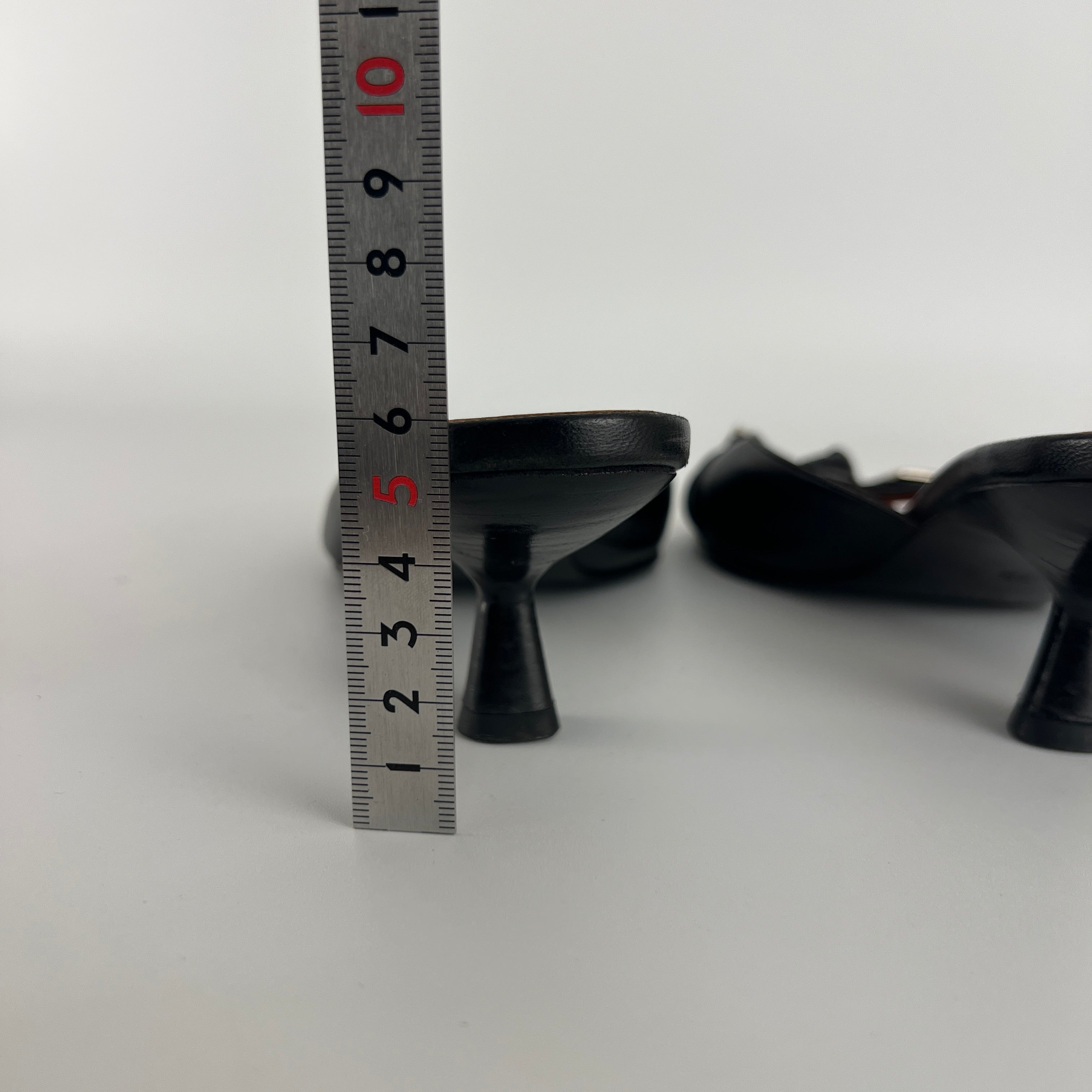 Gucci | Tom Ford Era Vintage Black Leather Ribbon Bow Slide Mules (37.5)